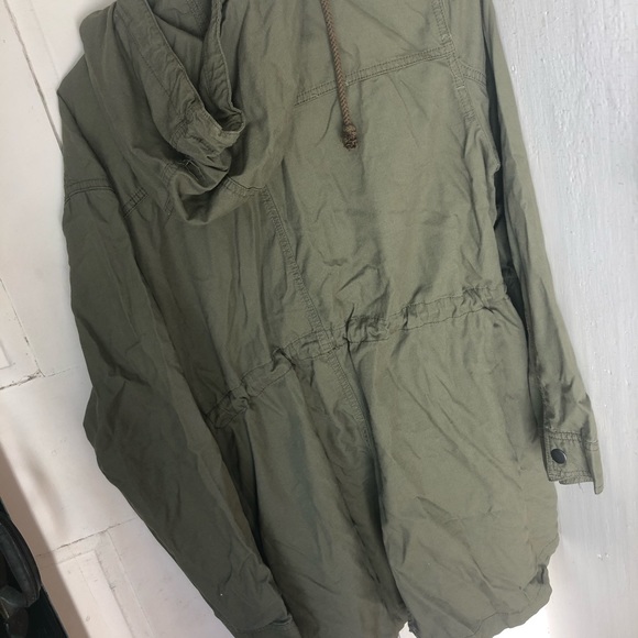 Army green jacket - Picture 2 of 4